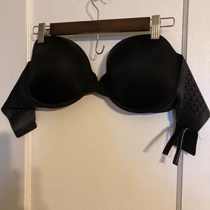 Victoria’s Secret strapless bra 36DD